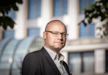 Elintarvikemarkkinavaltuutettu Olli Wikberg johtaa elintarvikeketjun käymiä neuvotteluita.