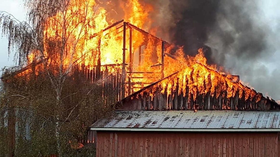 Tulipalo tuhosi Perkkiön tilan kuivurin Paimiossa.