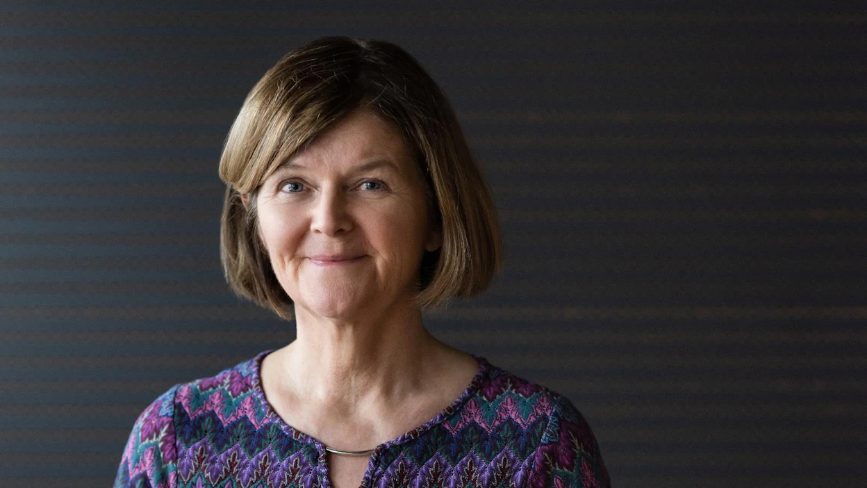 "Jokaisella on oikeus ikääntyä arvokkaasti ja elää hyvää arkea elämänsä viimeisinä vuosina", sanoo Suomen ensimmäisenä vanhusasiavaltuutettuna aloittanut Päivi Topo.