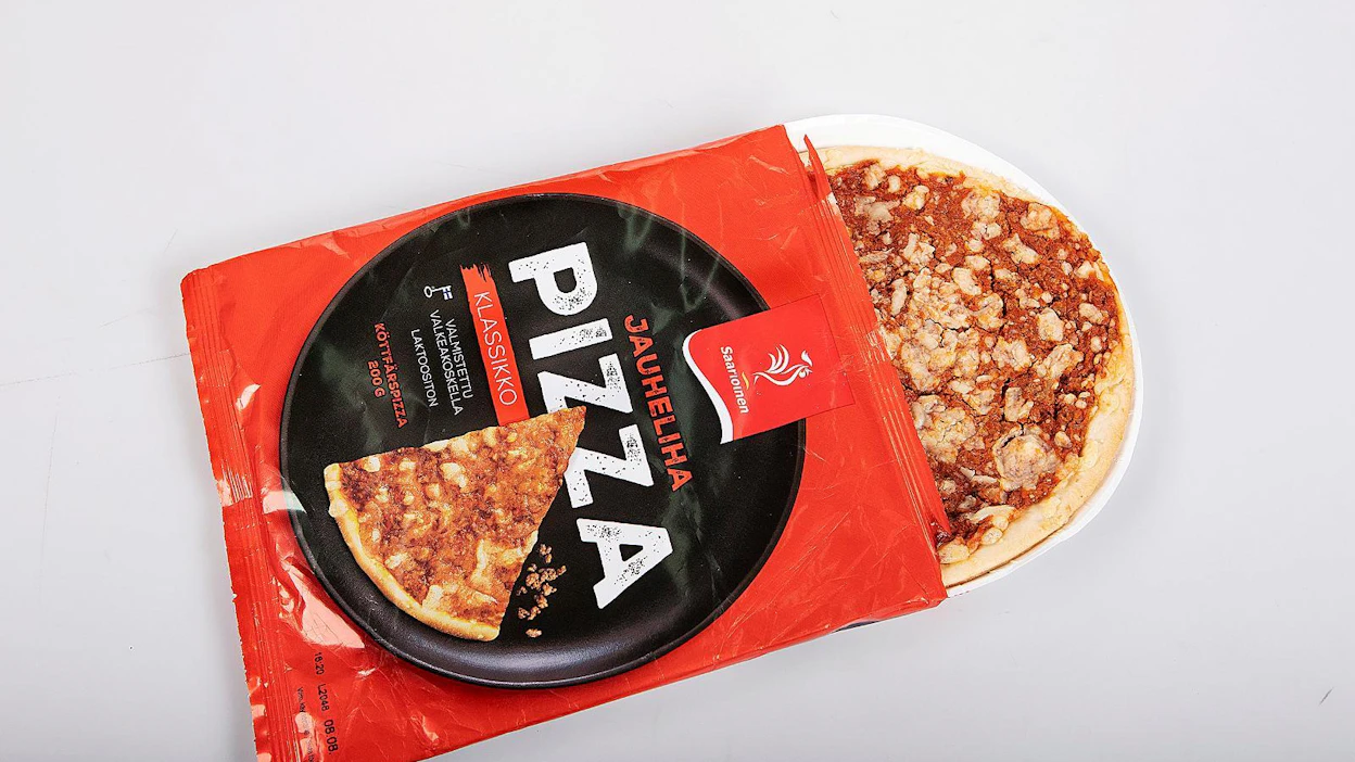 Vuonna 1981 makuvaihtoehtoja mikropizzalle oli kolme, eli jauheliha, kinkku ja sieni. Tästä alkuperäisestä makukolmikosta jauheliha- ja kinkkuversioita valmistetaan edelleen, ja jauheliha on Saarioisten mukaan ylivoimaisesti suosituin maku.