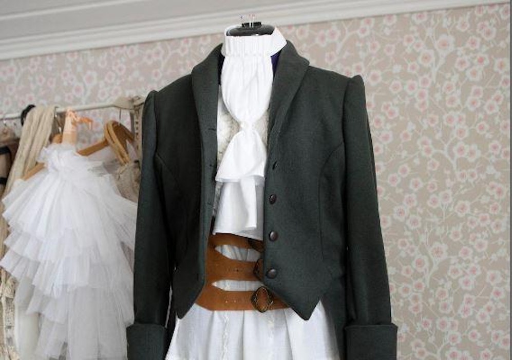 Perinnevaatteet ja koristeellisuus tuovat ratsastusjousiammuntaan oman, historiallisen tenhonsa.