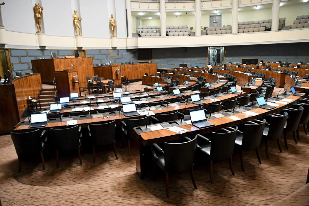 Kunnanvaltuustoon on Uutissuomalaisen keräämien tietojen mukaan pyrkimässä ainakin 174 istuvaa kansanedustajaa.