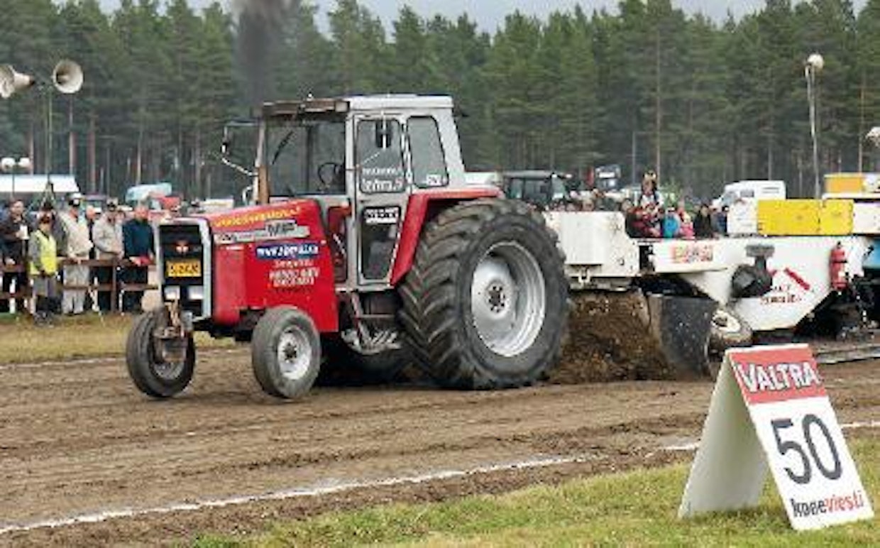 Farmi 3500 -mestaruus meni Timo Laineelle ja MF 699:lle.