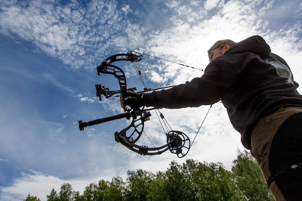Jousimetsästys kiinnostaa MegaMetso-leirin nuoria