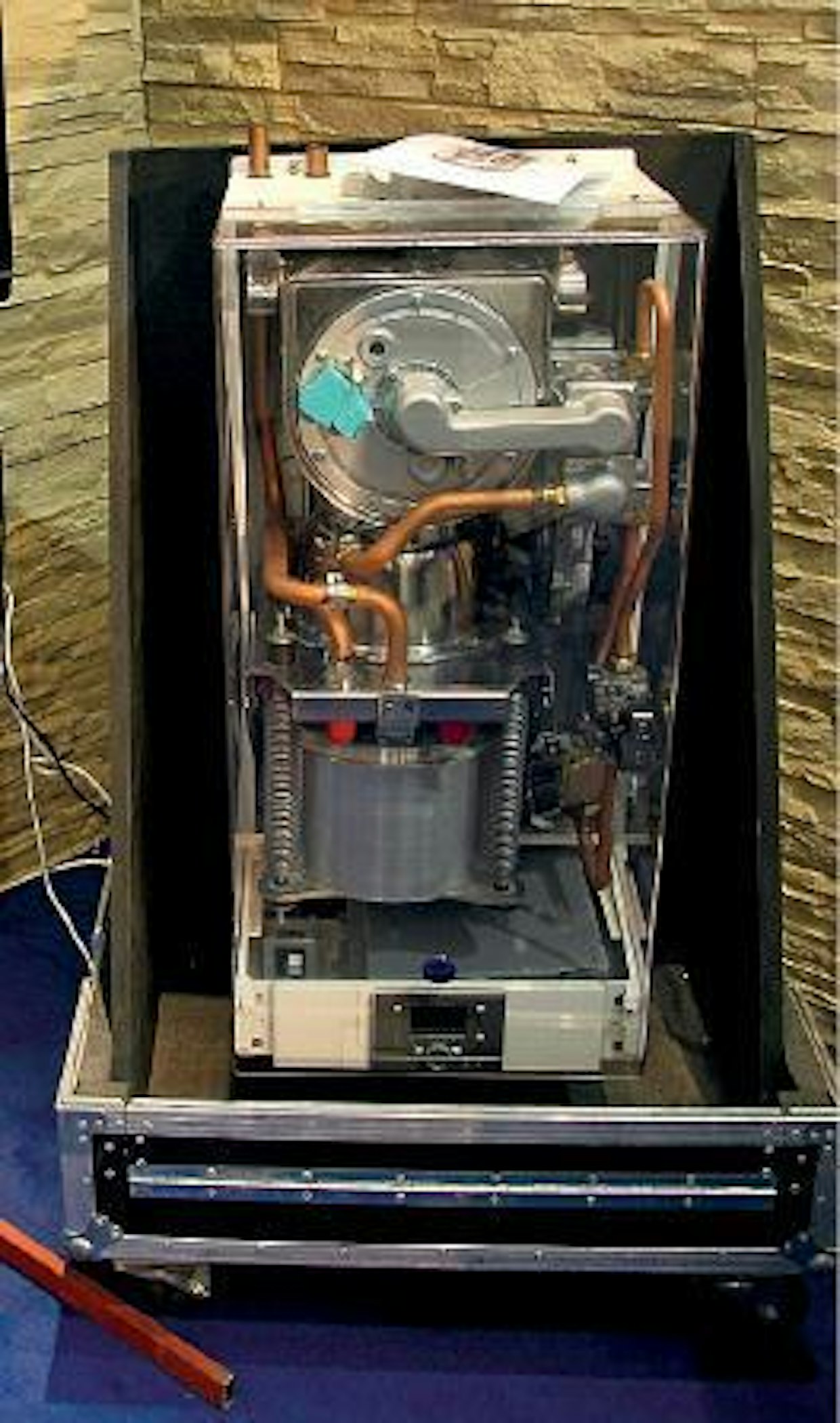 Maakaasukäyttöisen stirlingmoottorin lämpöteho on 6 kW ja sähköteho 1,1 kW.