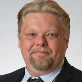 Kansanedustaja Jari Ronkainen toivoo, että uskonnollista teurastusta säädeltäisiin tarkemmin.