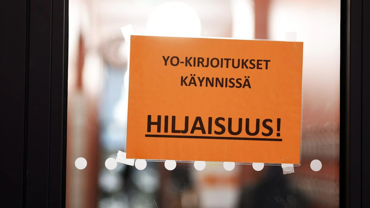 Ylioppilastutkintoon on ilmoittautunut noin 47 000 kokelasta eli noin 4 000 enemmän kuin viime keväänä. LEHTIKUVA / EMMI KORHONEN