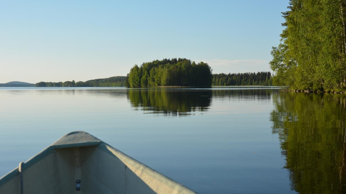 Järvien pintalämpötilat ovat ajankohdalle tyypillisiä ja vaihtelevat koko maassa noin 12–19 asteen välillä.