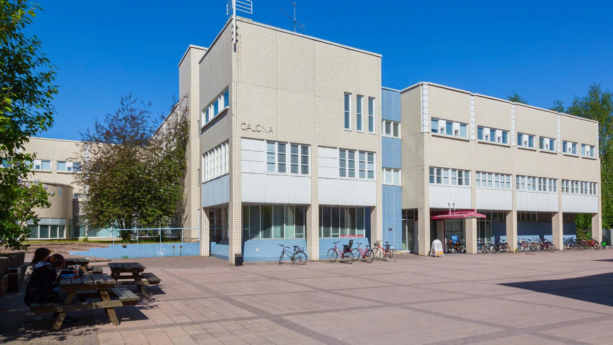Maanomistusoikeudella on edelleen suuri yhteiskunnallinen merkitys. Turun yliopisto hakee lahjoituksin rahoitettuun professuuriin maankäyttö- ja kiinteistöoikeuden akateemista asiantuntijaa. Kuvassa yliopiston oikeustieteellisen tiedekunnan rakennus Calonia.