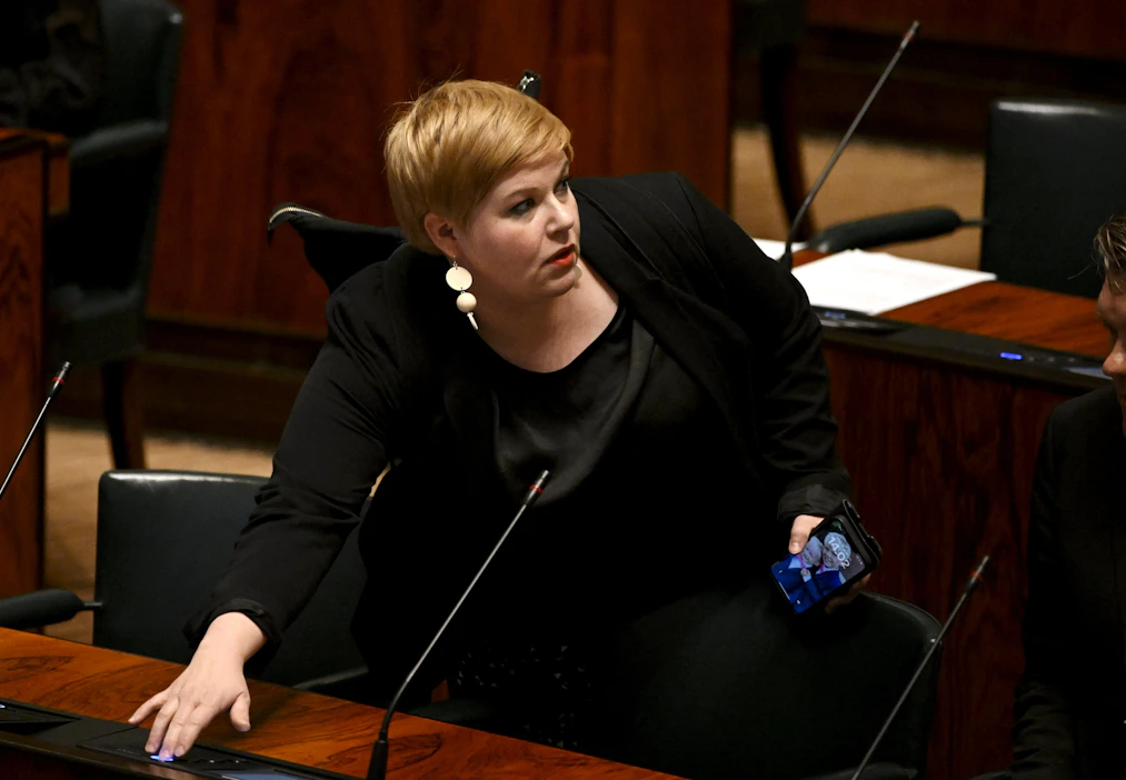 Huonoa budjettiesityksessä on Annika Saarikon mukaan etenkin veronkevennysten tekeminen velaksi. LEHTIKUVA / Antti Aimo-Koivisto.