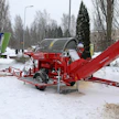 Hakki Pilke Falcon 37 Mobile esiteltiin Sarka-messuilla Seinäjoella. Järkevän hinausmassan vuoksi klapikone liikkuu sujuvasti työmaalta toiselle ja soveltuu näin myös kimppakoneeksi. Traktoria ei tarvita.
