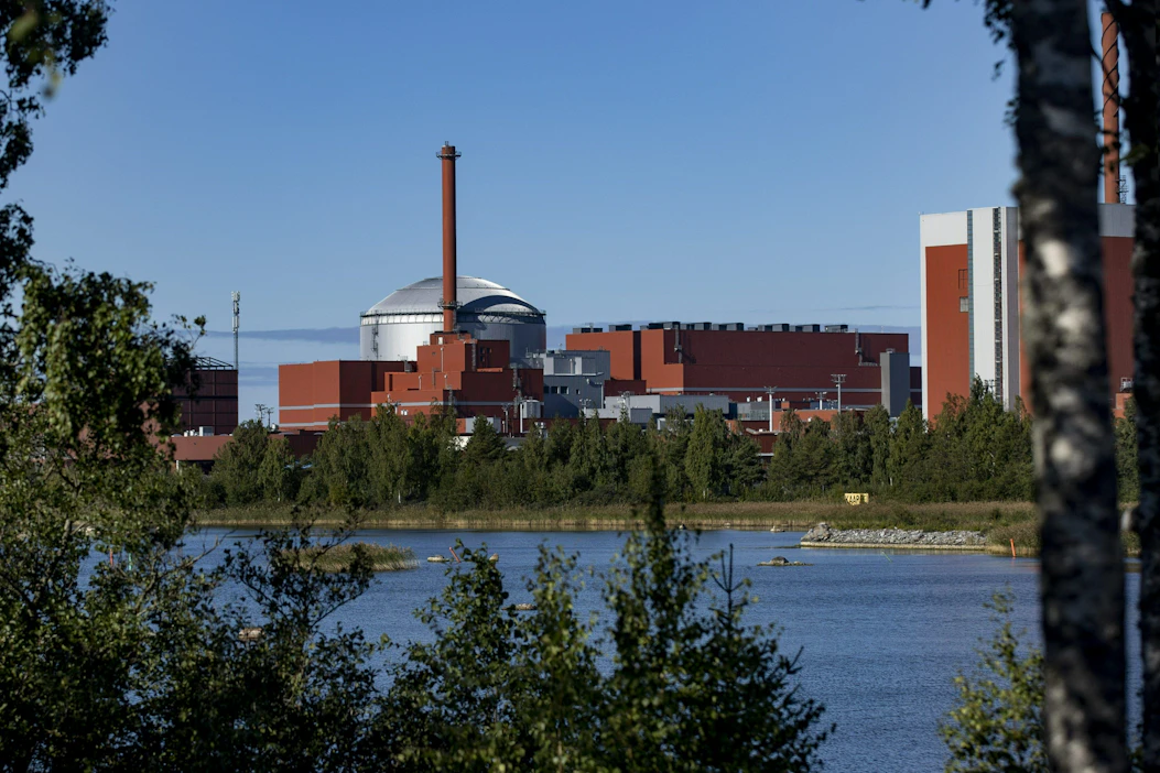 Uudistusta valmistellaan parhaillaan työ- ja elinkeinoministeriössä. Yhtenä tavoitteena on nopeuttaa ydinlaitoshankkeiden toteuttamista. LEHTIKUVA / Roni Lehti.