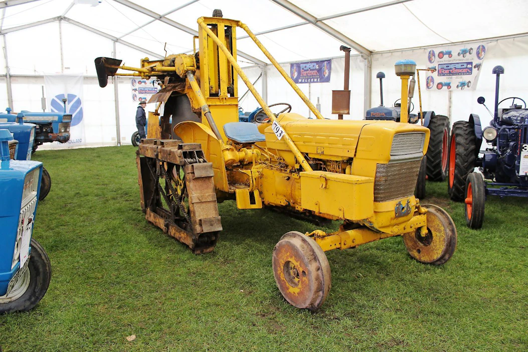 Howard Trench Digger Mark IV -salaojakonetta valmistettiin vuosina 1967–70 Basildonissa ja West Horndonissa, Englannin Essexissä.