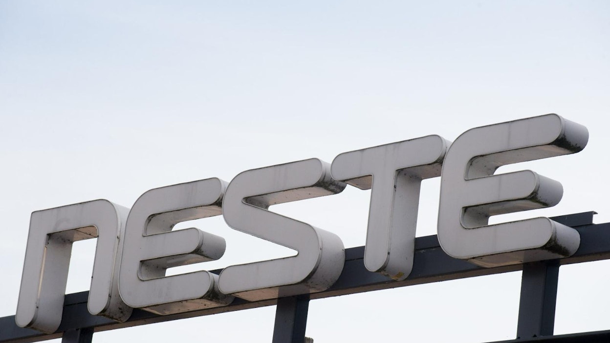 Myyntihintojen nousu kasvatti Nesteen liikevaihtoa viime vuonna. LEHTIKUVA / MIKKO STIG