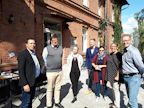 Elokuussa Tampereen Hiedanrannassa vieraili muun muassa kansanedustaja Arto Satonen seurueineen. Kuvassa vasemmalta alueen kehitysjohtaja Reijo Väliharju, Arto Satonen, eduskunta-avustajat Noora Kalli ja Kimmo Suoniemi, DTS:n projektipäällikkö Pirjo Niemelä, DTS:n yrittäjä Raini Kiukas ja yrittäjä Jarmo Palukka.