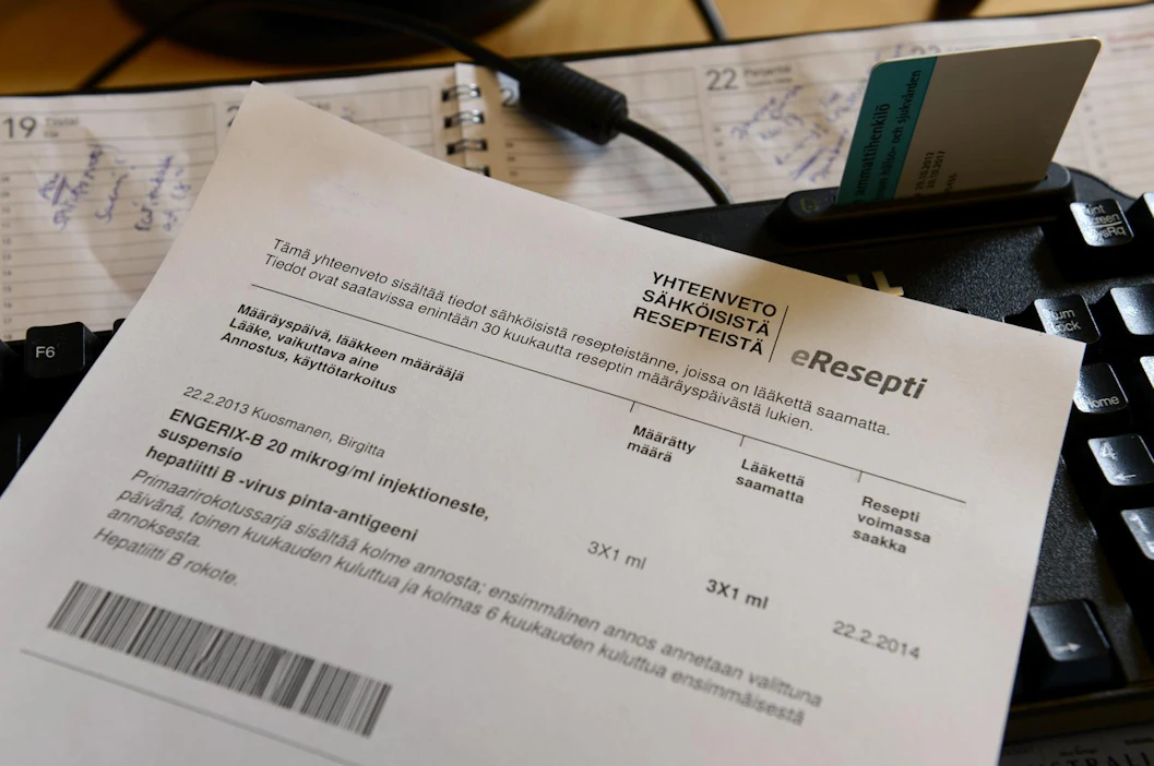 Suurin osa haastatelluista oli sitä mieltä, että tärkeimmät sähköisen reseptin laatimista helpottavat tekijät olivat potilaan tietojen saatavuus sähköisestä järjestelmästä sekä paperittomuus.