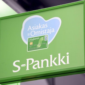 S-Pankki on saanut Finanssivalvonnalta lähes 1,7 miljoonan euron seuraamusmaksun epäilyttävien toimeksiantojen tunnistamis- ja raportoimisprosessien puutteista osakevälityksessä. LEHTIKUVA / Heikki Saukkomaa