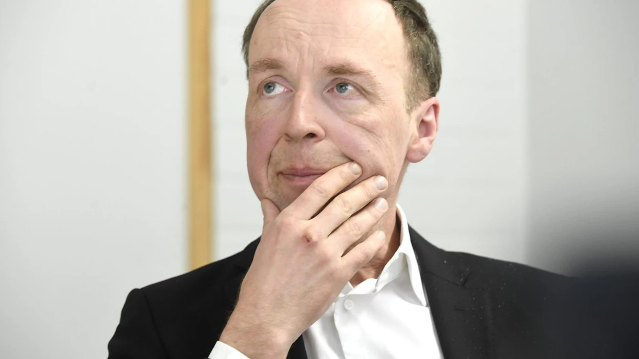 Jussi Halla-ahon mukaan vaaleissa ei muuteta asioita, vaan kyse on siitä, että puolueet saavat "pelimerkit", joiden avulla ne pyrkivät edistämään asioita haluamaansa suuntaan. LEHTIKUVA / Heikki Saukkomaa