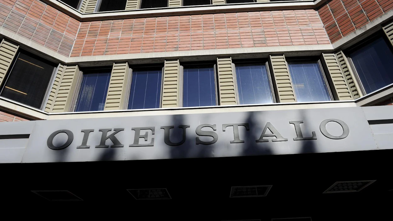 Satakunnan käräjäoikeus tuomitsi teinitytön viiden vuoden ja neljän kuukauden vankeuteen. LEHTIKUVA / MARTTI KAINULAINEN