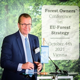 Metsänomistajat tarvitsevat tuloja voidakseen jatkaa kestävää metsänhoitoa, sanoo Copa-Cogecan pääsihteeri Pekka Pesonen.