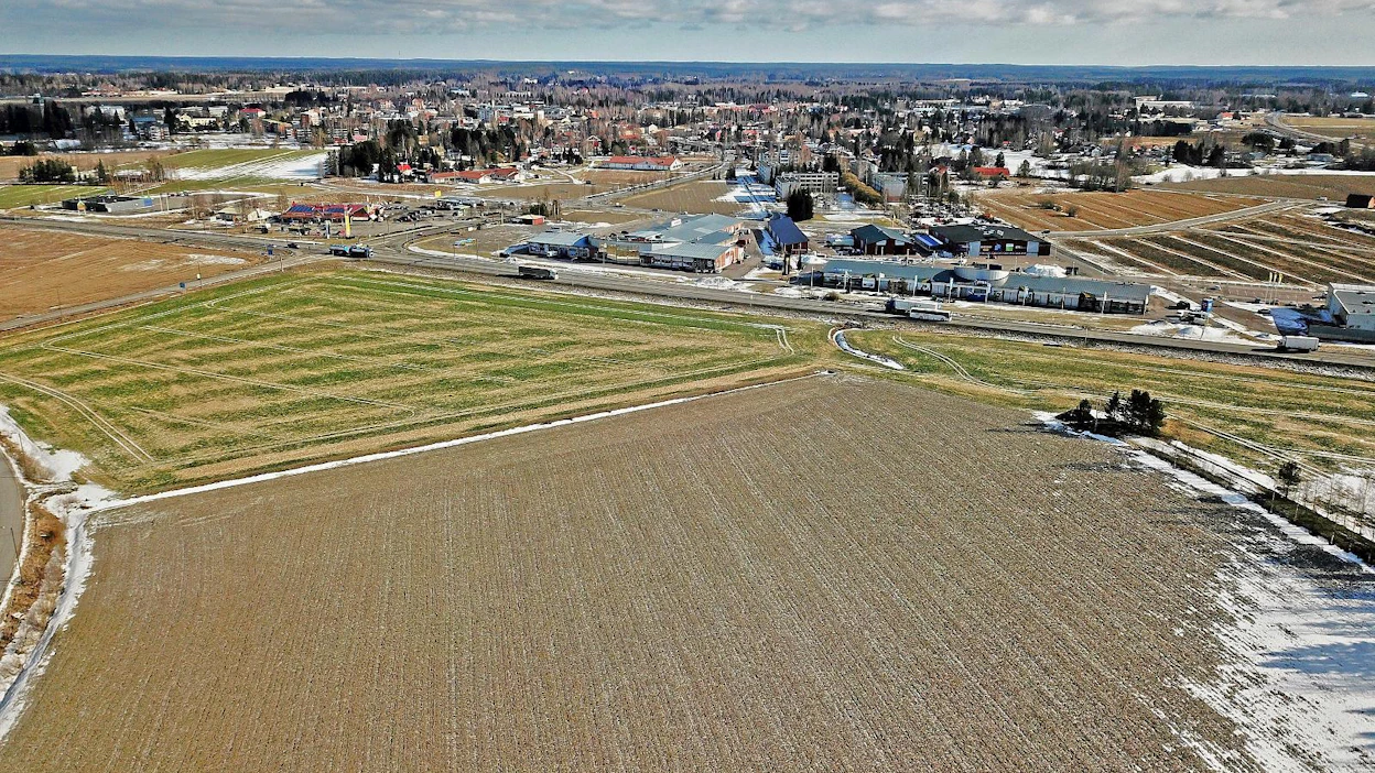 Maan kalleimmat peltokaupat tehtiin viime vuonna Huittisissa, missä lisämaista maksettiin keskimäärin yli 15 000 euroa hehtaarilta. Kauppoja oli vain kolme ja nekin aika pieniä, runsaat 5 hehtaaria kukin.
