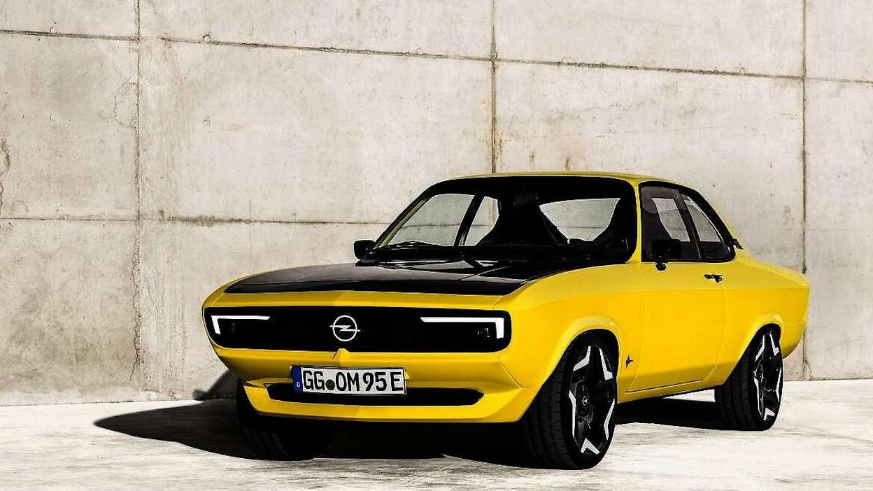Opelin sähkö-Manta on säilyttänyt esikuvansa kuosin.