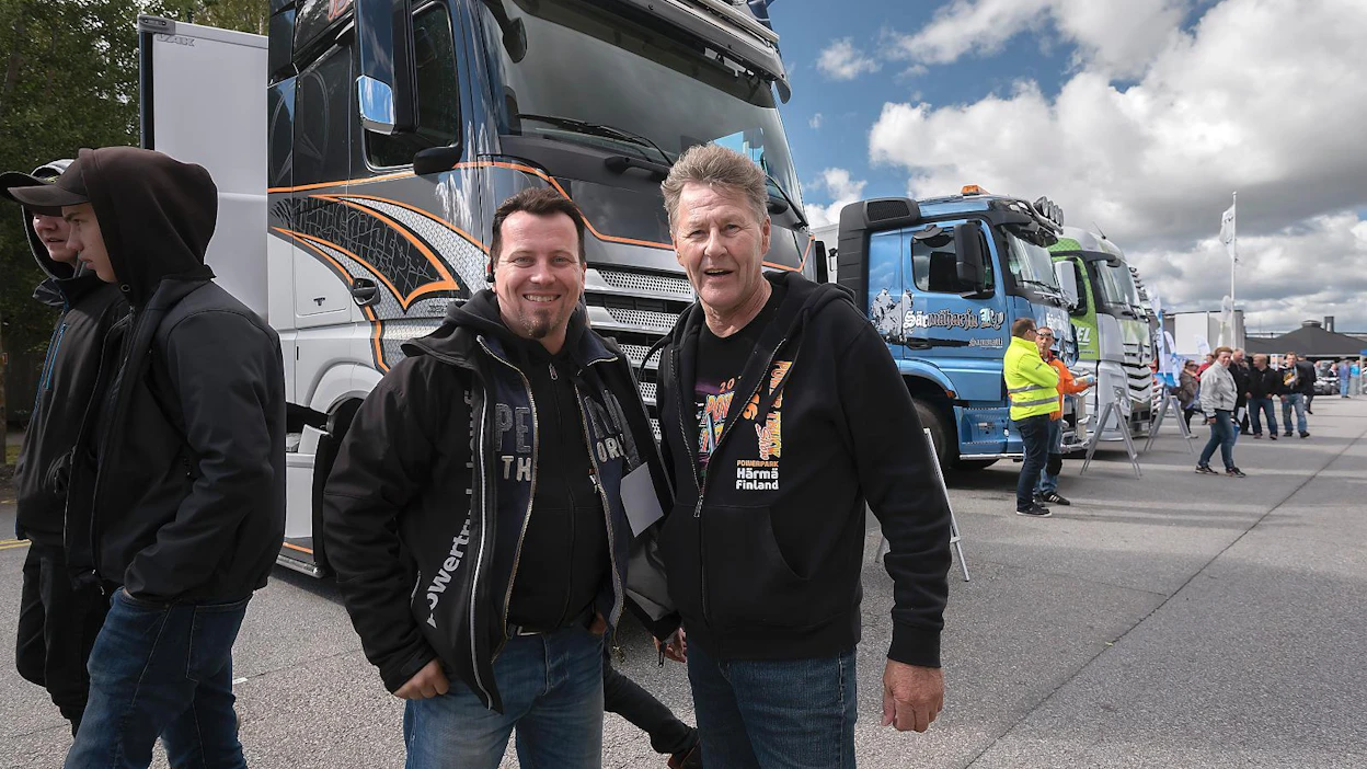 Yrittäjä Juha Ristimaa ja järjestäjä Mikko Nukala jännittävät, yltääkö Power Truck Show'n kävijämäärä 35 000 henkilöön.