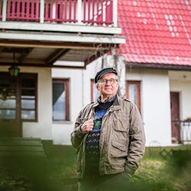Panu Rajala viettää koronakevättä Hämeenkyrössä. Runeberg-tietokirjan valmistuttua hän aikoo nyt pitää pienen tauon elämäkertojen tekemisestä.