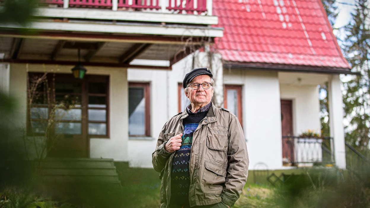 Panu Rajala viettää koronakevättä Hämeenkyrössä. Runeberg-tietokirjan valmistuttua hän aikoo nyt pitää pienen tauon elämäkertojen tekemisestä.