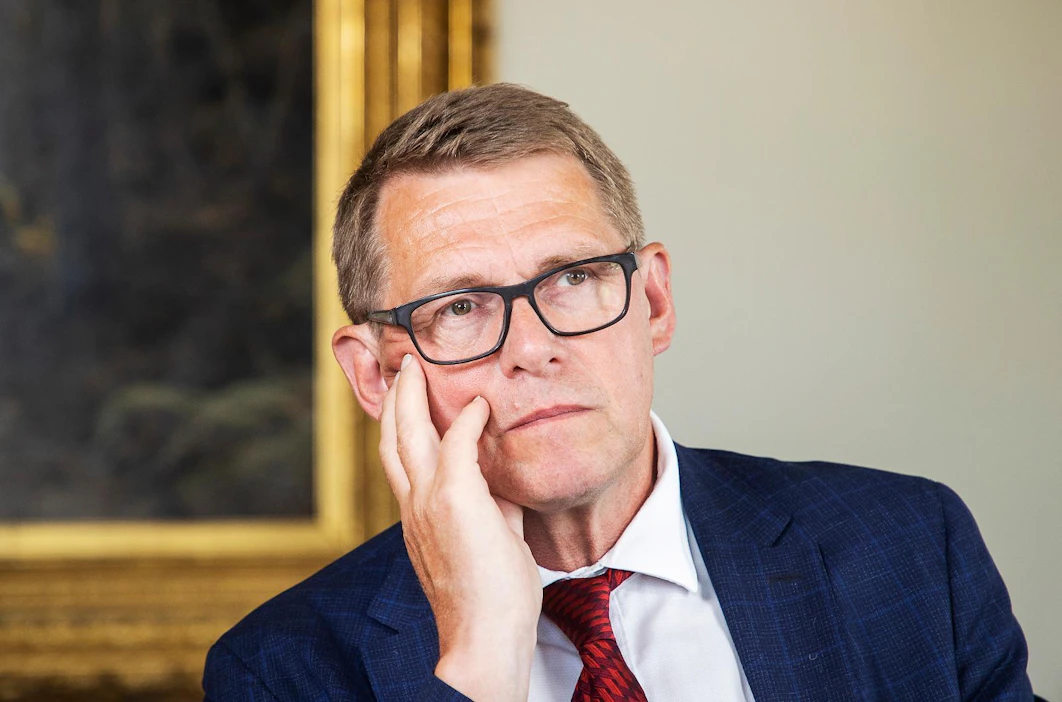 Suurimpia ratkaistavia asioita lisäbudjetissa ovat valtiovarainministeri Vanhasen mukaan yritysten kustannustuen taso ja se, miten paljon lisää varoja osoitetaan koronarokotteen hankkimiseen.