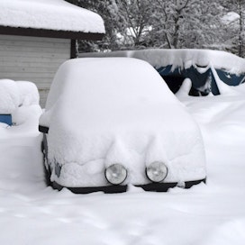 Sodankylän keskustassa on harvinaisen paljon lunta vuodenaikaan nähden 22. joulukuuta 2019. LEHTIKUVA / VESA MOILANEN