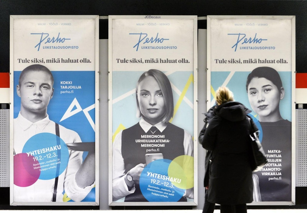 Liiketalousopisto Perhon mainos Helsingissä helmikuussa 2019. LEHTIKUVA / MESUT TURAN