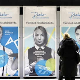 Liiketalousopisto Perhon mainos Helsingissä helmikuussa 2019. LEHTIKUVA / MESUT TURAN