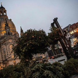 Esimerkiksi Saksa on tiukentanut matkustusrajoituksia. Kuva Dresdenistä joulukuun alkupuolelta. Lehtikuva/AFP
