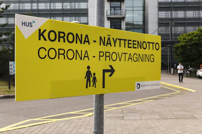 Koko epidemian aikana Suomessa on todettu noin 95 000 koronavirustartuntaa. Lehtikuva / Roni Rekomaa
