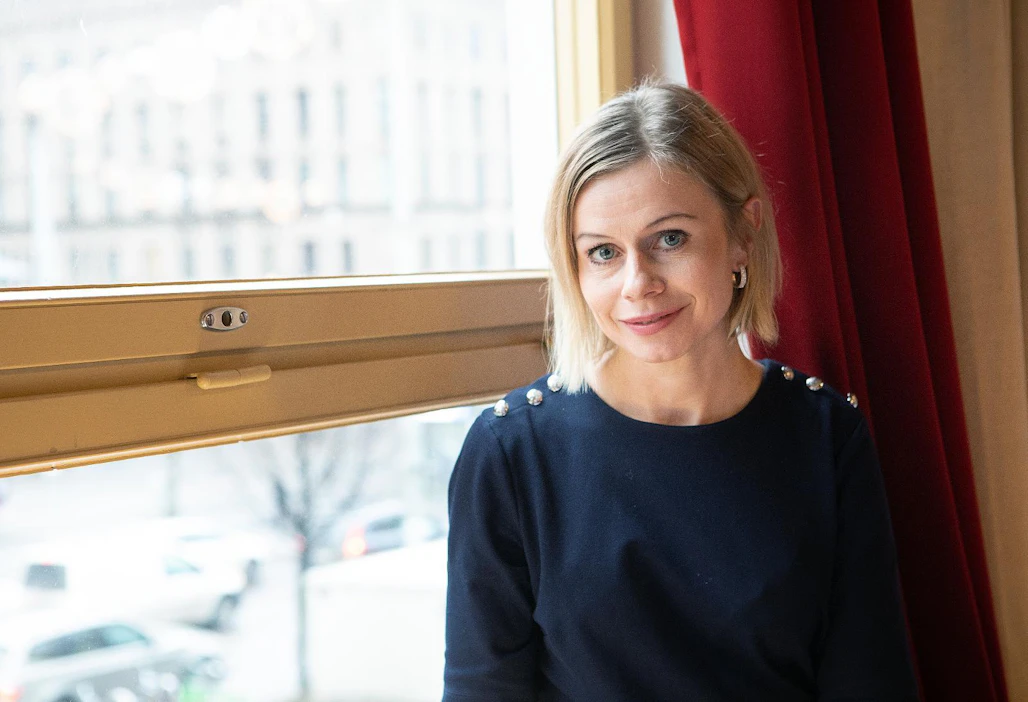 Riikka Pakarinen siirtyy pääministeri Juha Sipilän avustajasta Panimoliiton johtoon.