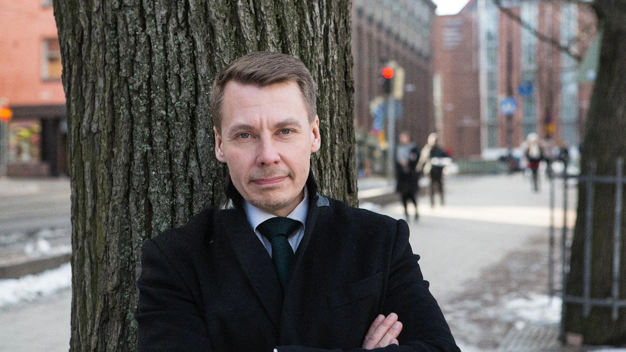 Tuomas Kurttilan mielestä hallitusohjelmaan pitäisi sisällyttää parisuhdetyön uudistaminen ja vahvistaminen.