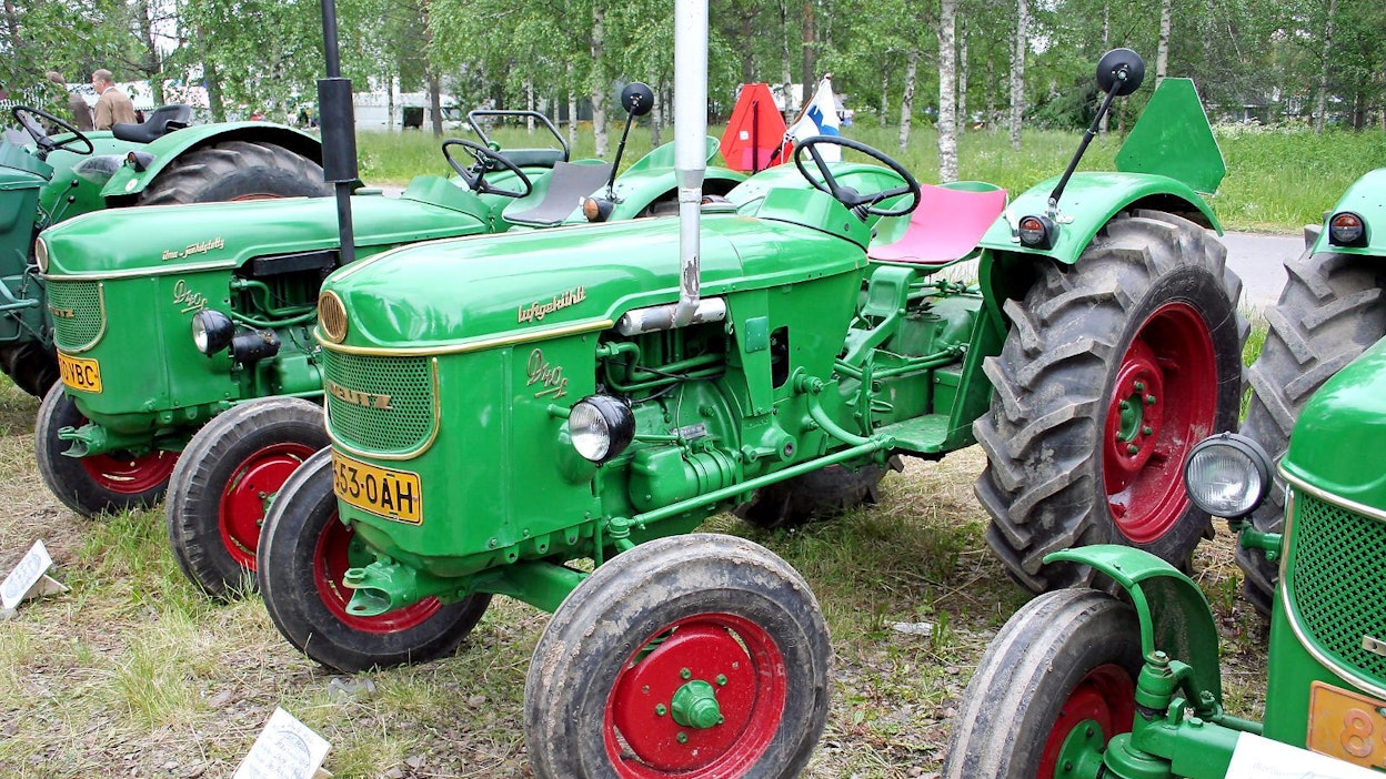 Deutz D40L -traktoria valmistettiin vuosina 1962–65, Kölnissä, Länsi-Saksassa. Yhteensä traktoreita valmistettiin 35 535 kpl.