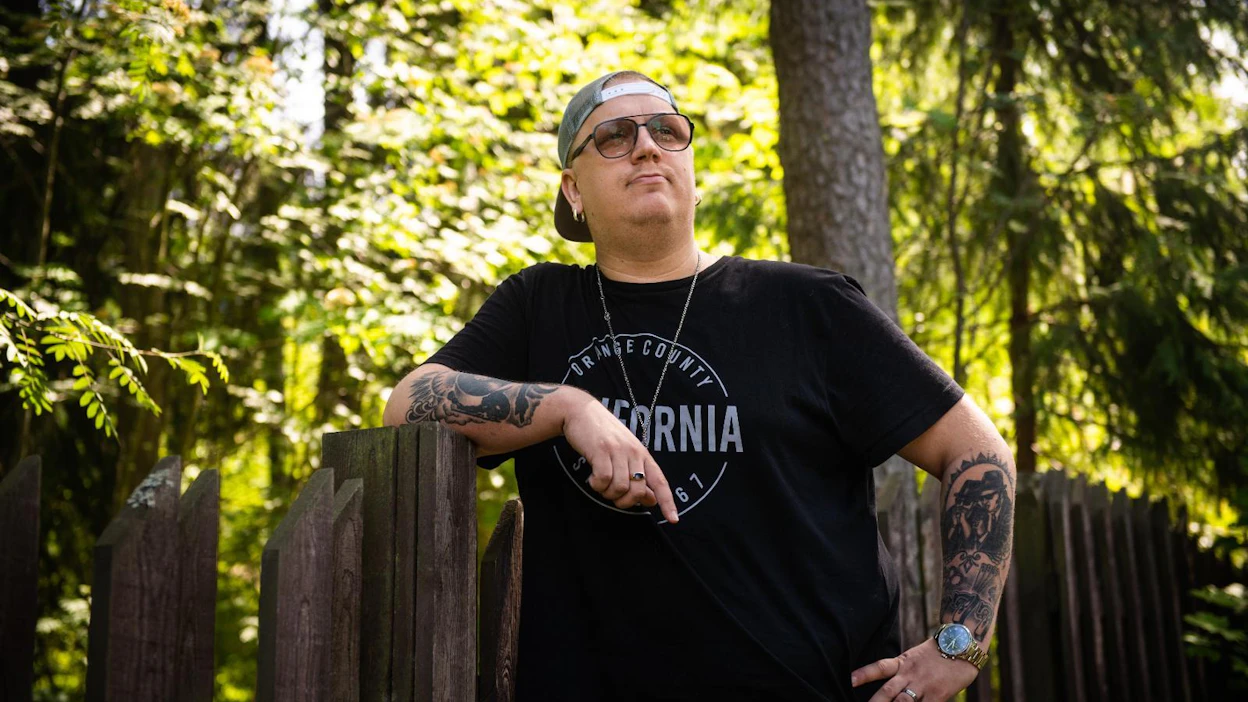 Arttu Wiskari muistuttaa, ettei työssä ole kyse vain rahasta. "Olen onnekas, kun saan tehdä minulle merkityksellistä ja tärkeää työtä."
