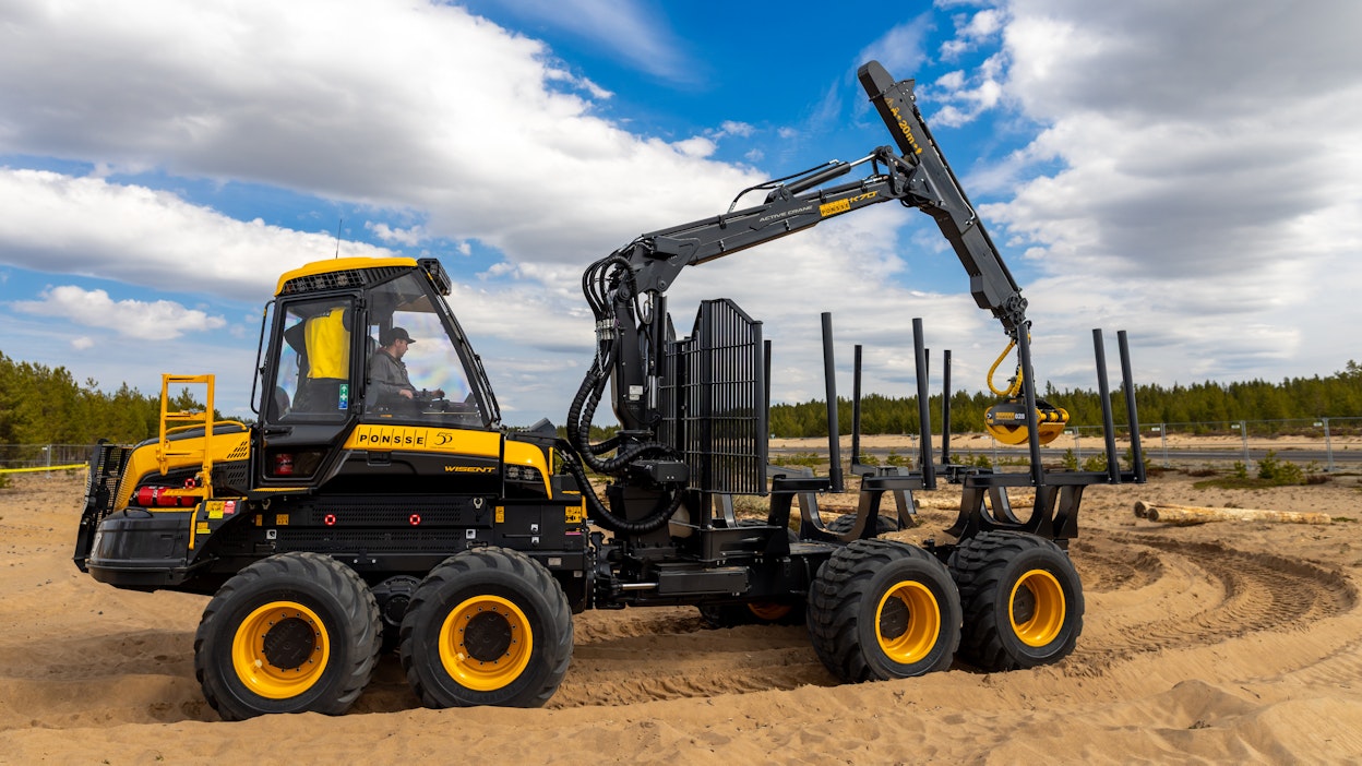 Proforest tarjosi mahdollisuuden kokeilla koneita, laitteita ja varusteita.