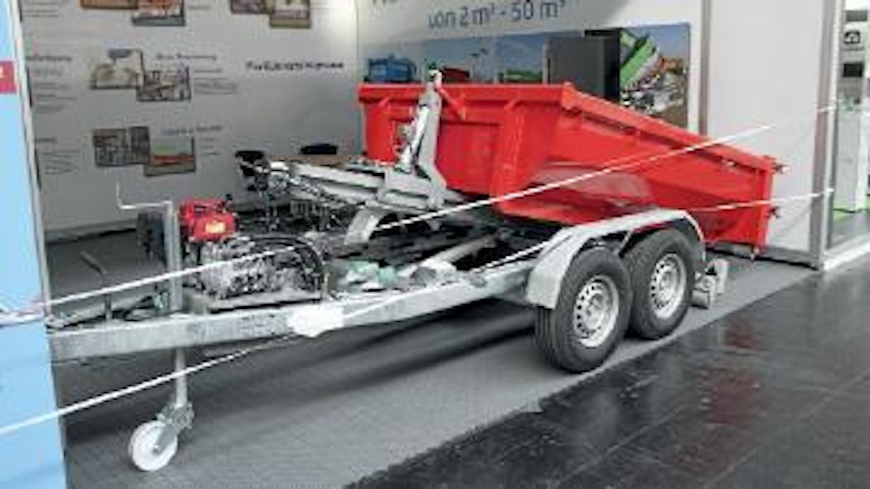 Muldy on 3,5 tonnin kokoluokan kippiperävaunu, johon on integroitu sähkökäyttöinen (12V) hydraulijärjestelmä kippiä ja koukkulavavarustusta varten. Pituus on 4 150 mm ja leveys 1 280 mm. Hyötykuormaa kärsii ottaa kyytiin varustuksesta riippuen noin 2 700 kiloa.