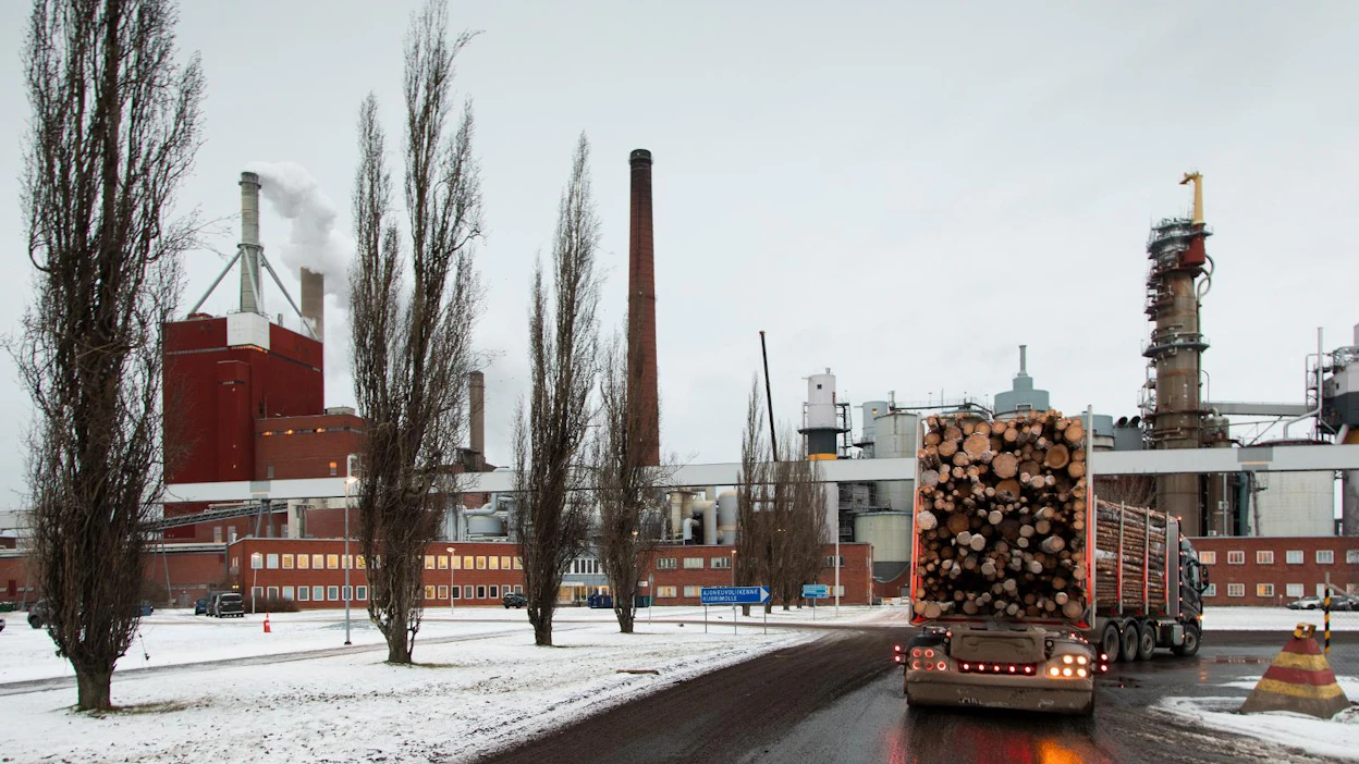 Stora Enson lomautukset Kemissä ja Oulussa ajoittuvat touko- ja kesäkuulle. Arkistokuva on Oulun tehtaalta.
