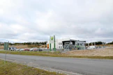 John Deere Forestryn vakioitujen huoltopisteiden verkko laajeni, kun Laukaan uusi piste valmistui. Aikaisemmin vastaava on avattu Ylivieskaan. Taavetissa on muuten vastaava, mutta suurennettu versio. Tällaisilla huoltopisteillä on merkittävä vaikutus yrittäjien toiminnan varmistamisessa.
