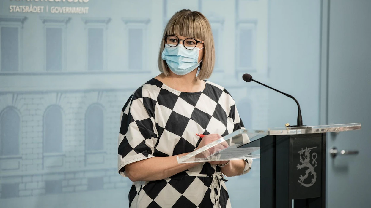 Hallituksen esityksen luonnos perhevapaauudistuksesta on valmistunut. Sosiaali- ja terveysministeri Aino-Kaisa Pekonen (vas.) esitteli uudistusta ministeriön tiedotustilaisuudessa tänään tiistaina.