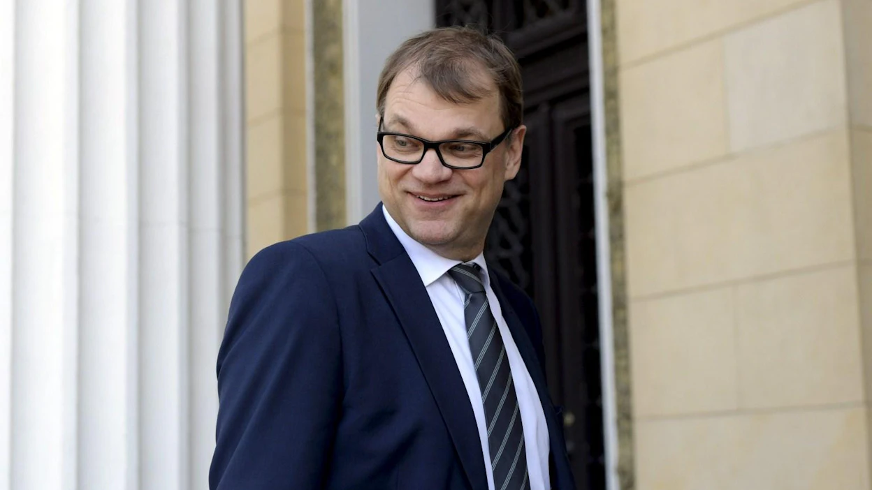 Pääministeri Juha Sipilä toivoo, että kilpailukykysopimuksessa päästäisiin yli 90 prosentin kattavuuteen. LEHTIKUVA / VESA MOILANEN
