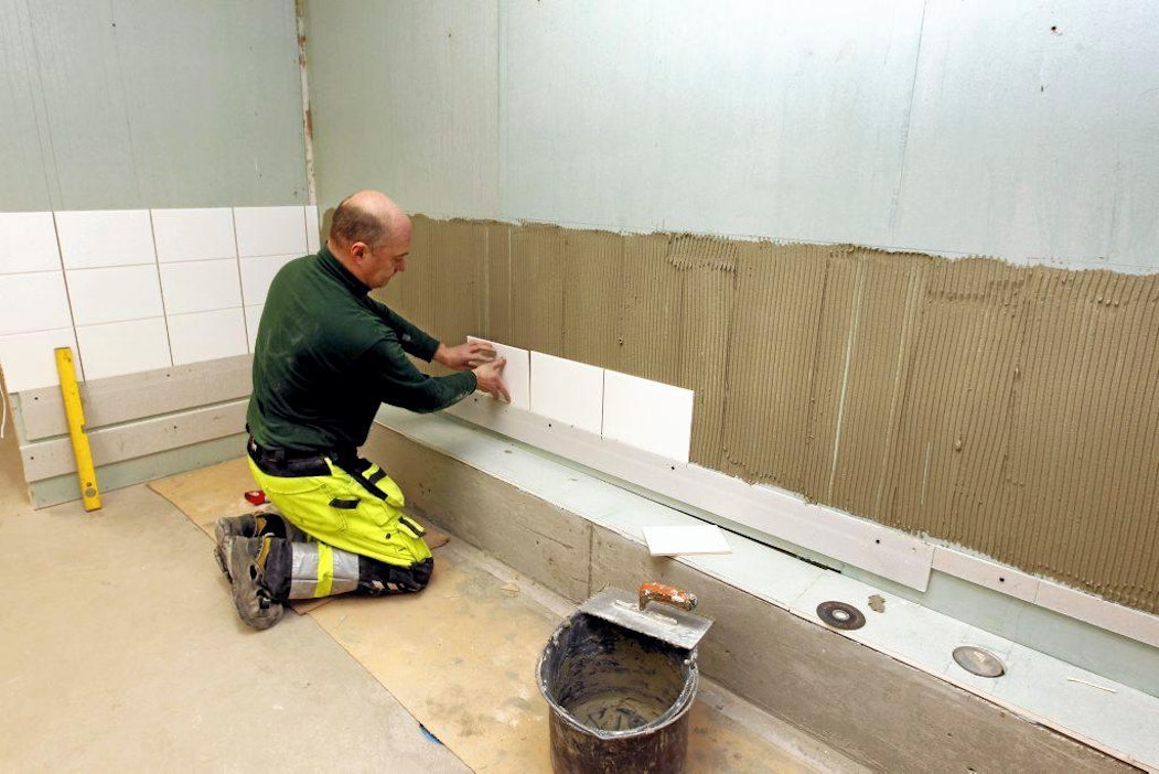 Muun muassa kylpyhuoneremontit teetetään mielellään ulkopuolisella.