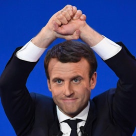 Emmanuel Macron voitti presidentinvaalien avauskierroksen, ja elkeet olivat sen mukaiset. LEHTIKUVA/AFP