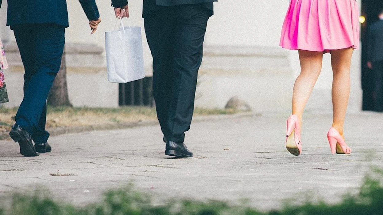 Tytöt ja naiset kokevat seksuaalista häirintää huomattavasti enemmän kuin pojat ja miehet.