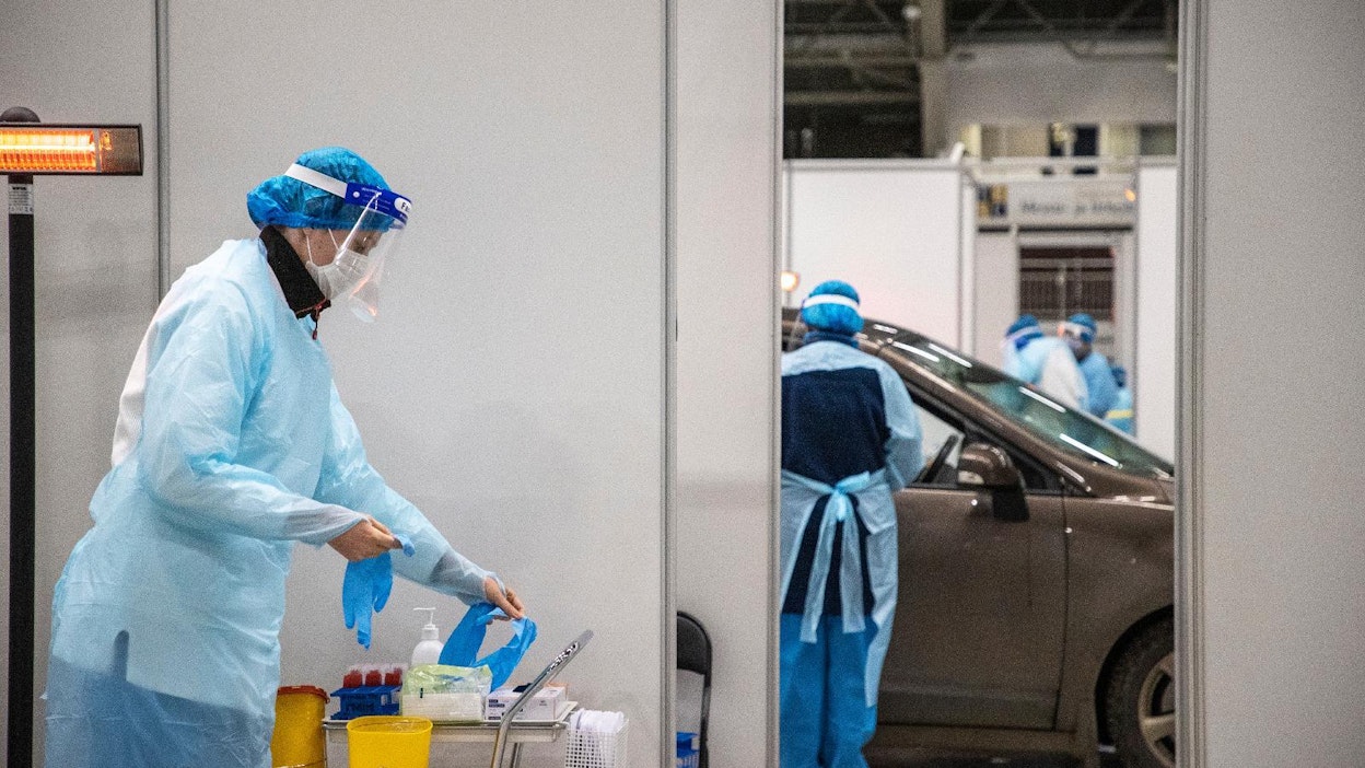 Koronaviruksen massatestaus Tampereen messuhallissa marraskuussa.