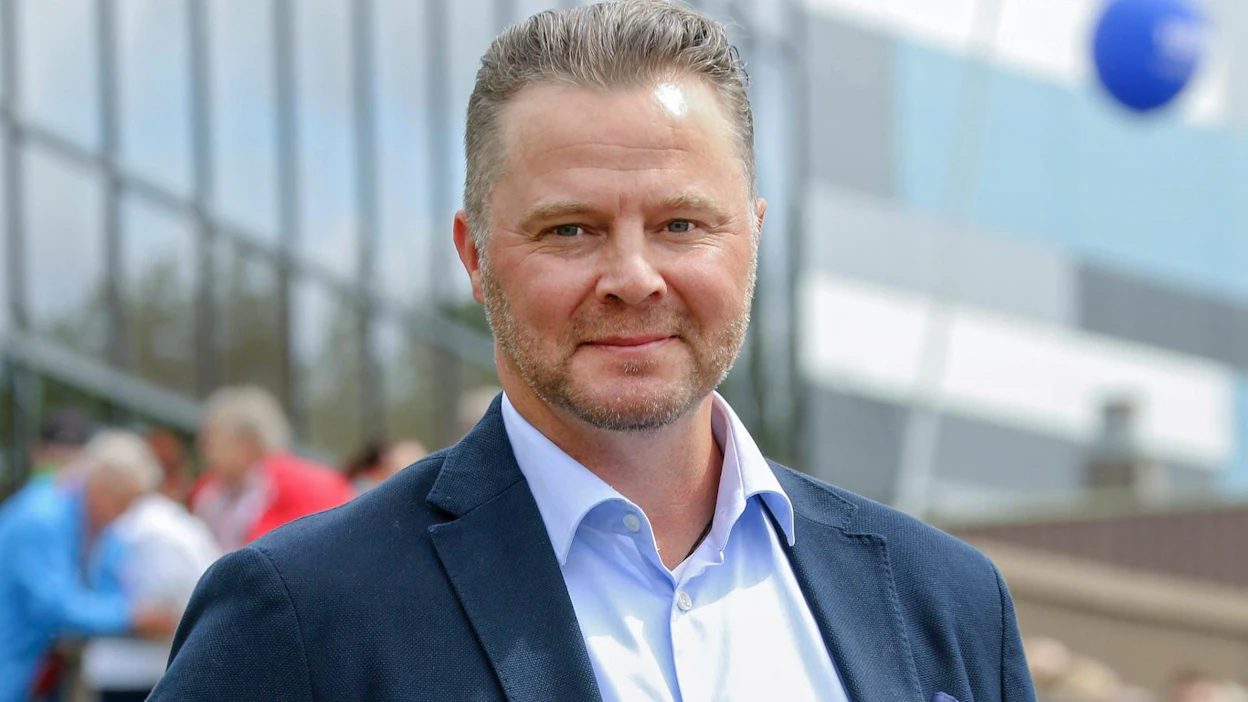 Sami Kauhanen on tuttu naama Vermossa, sillä hän on toiminut ravivalmentajanakin pääradalla vuosituhannen vaihteessa.